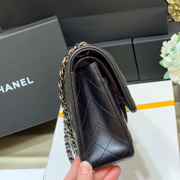 Chanel Handbags, Shoulder Bags - Picture 4 of 7